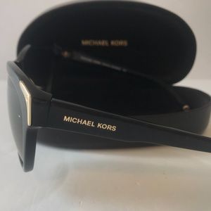 !! Like new MK Madeline Sunglasses FOR A STEAL !!